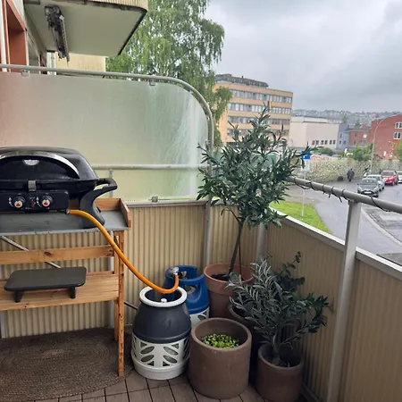 Modern 2br With Balcony And Free Parking Апартаменты