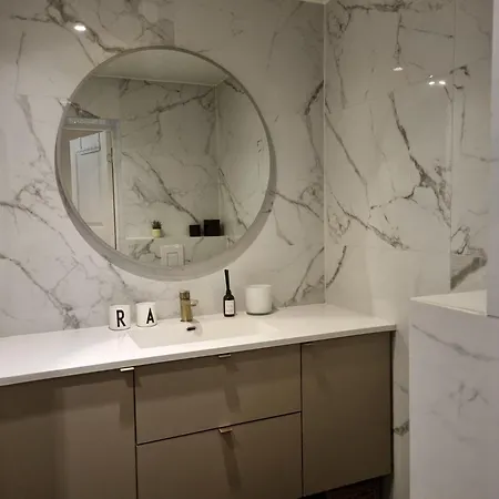 Апартаменты Modern 2br With Balcony And Free Parking *